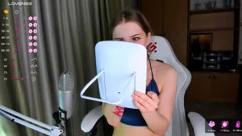 Snapshot of princessaalicc chatting on 12.04.25 princessaalicc online show from 12.04.25