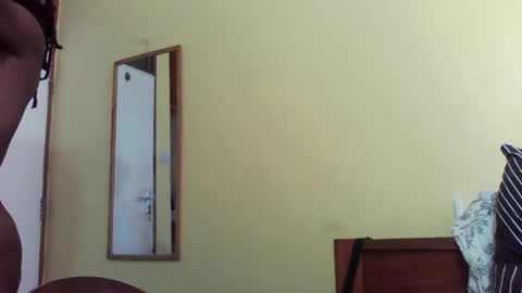 Snapshot of princessmiles2 chatting on 01.31.25 phelly online show from 01.31.25