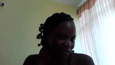 Snapshot of princessmiles2 chatting on 02.04.25 phelly online show from 02.04.25