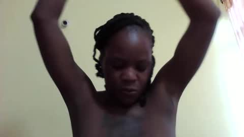 Snapshot of princessmiles2 chatting on 02.07.25 phelly online show from 02.07.25