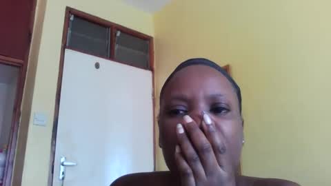 Snapshot of princessmiles2 chatting on 02.27.25 phelly online show from 02.27.25
