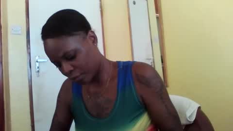 Snapshot of princessmiles2 chatting on 02.28.25 phelly online show from 02.28.25