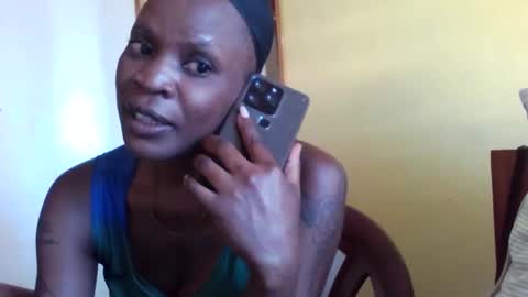 Snapshot of princessmiles2 chatting on 02.28.25 phelly online show from 02.28.25