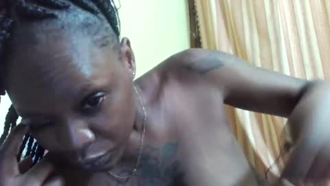 Snapshot of princessmiles2 chatting on 03.11.25 phelly online show from 03.11.25