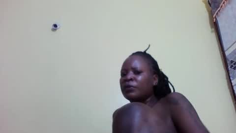 Snapshot of princessmiles2 chatting on 10.02.25 phelly online show from 10.02.25