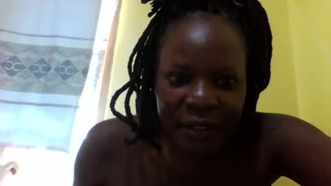 Snapshot of princessmiles2 chatting on 07.10.26 phelly online show from 07.10.26