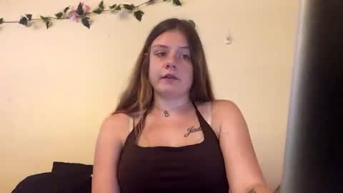 Snapshot of princesssnowflk84 chatting on 07.19.26 princesssnowflk84 online show from 07.19.26