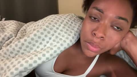 Snapshot of productivepussy chatting on 10.21.25 ProductivePorn online show from 10.21.25