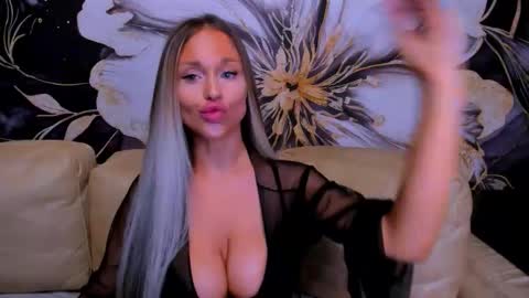 Snapshot of project_barbara chatting on 11.30.25 Barbara online show from 11.30.25