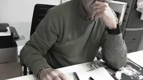 mature hairy guy online show from 02.15.25