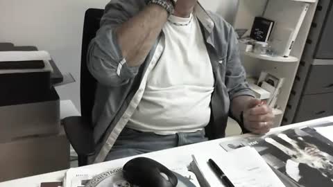 mature hairy guy online show from 09.18.25