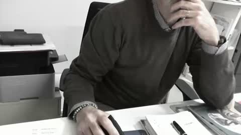 mature hairy guy online show from 04.22.26