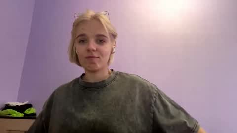 Snapshot of prudencebennetta chatting on 12.21.25 Scarlet online show from 12.21.25