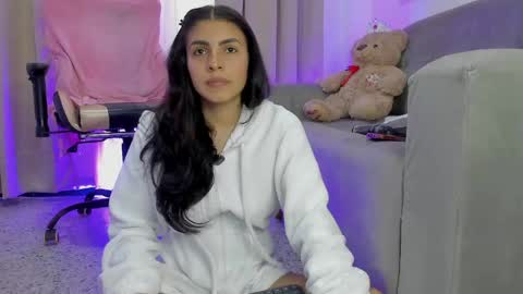    INDEPENDENT MODEL online show from 05.09.26
