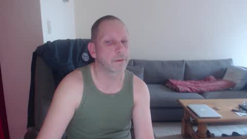 Snapshot of ptitmec chatting on 10.19.25 topher online show from 10.19.25