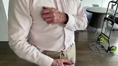 Snapshot of puffiest chatting on 01.30.25 puffiest online show from 01.30.25