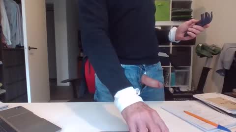 Snapshot of puffiest chatting on 09.10.25 puffiest online show from 09.10.25