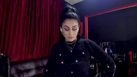 MissPuffyLove online show from 12.20.25