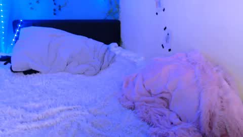 Snapshot of pufpufog chatting on 05.27.26 EsteticHouse online show from 05.27.26