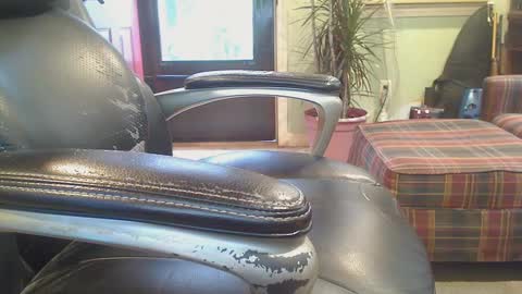 Snapshot of pulltoy1 chatting on 12.04.24 pulltoy1 online show from 12.04.24