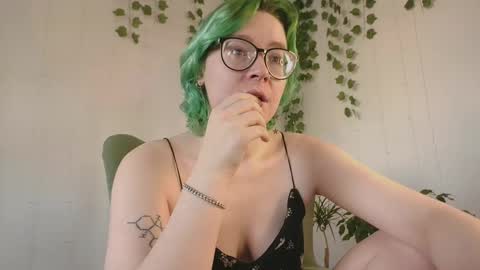 Snapshot of pumbazaebumba chatting on 01.15.25 Alisa lack of vitamin D online show from 01.15.25