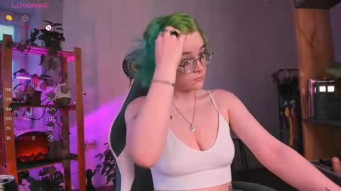 Snapshot of pumbazaebumba chatting on 03.10.25 Alisa lack of vitamin D online show from 03.10.25