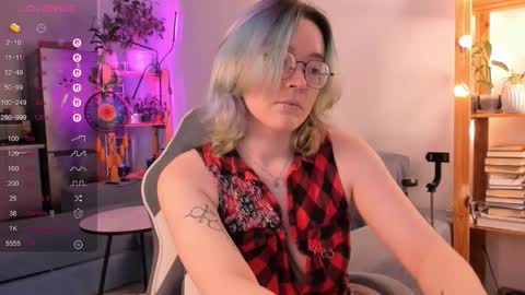 Snapshot of pumbazaebumba chatting on 10.17.25 Alisa lack of vitamin D online show from 10.17.25