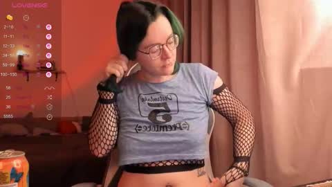 Snapshot of pumbazaebumba chatting on 11.13.25 Alisa lack of vitamin D online show from 11.13.25