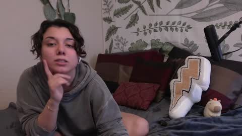 Snapshot of punkpuppy chatting on 01.06.25 emmy online show from 01.06.25