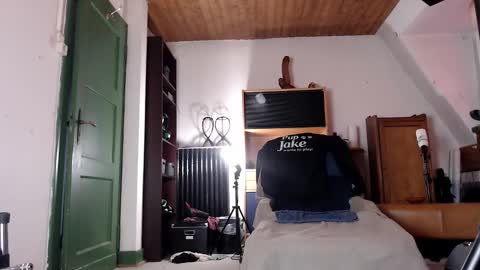 Snapshot of pup_jake chatting on 02.22.25 Pup Jake wants to play online show from 02.22.25