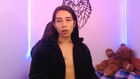 Snapshot of pupi_wolf chatting on 02.07.25 Cris online show from 02.07.25