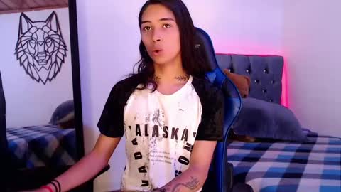 Snapshot of pupi_wolf chatting on 03.05.25 Cris online show from 03.05.25