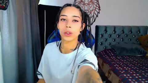 Snapshot of pupi_wolf chatting on 09.18.25 Cris online show from 09.18.25