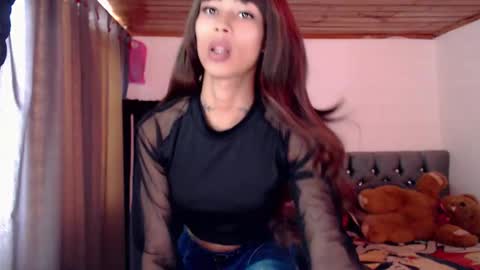 Snapshot of pupi_wolf chatting on 10.17.25 Cris online show from 10.17.25