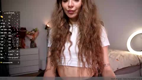 Snapshot of purple_baby chatting on 11.07.25 Sasha wait you here 6 of November. will celebrate my B- day online show from 11.07.25