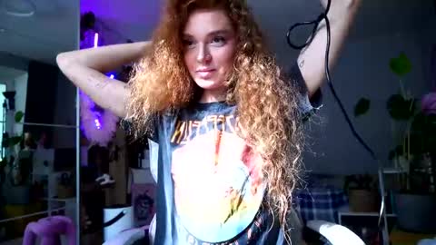 Snapshot of purple_baby chatting on 05.14.26 Sasha wait you here 6 of November. will celebrate my B- day online show from 05.14.26