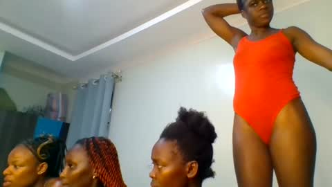 Snapshot of purple_honey2 chatting on 07.17.26 Honey online show from 07.17.26