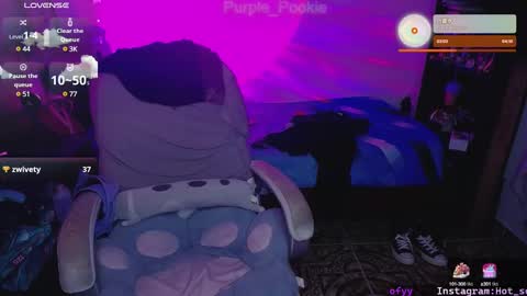 Snapshot of purple_pookie chatting on 01.05.25 Sofia online show from 01.05.25