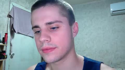 Snapshot of pusaprada chatting on 12.15.25 pusaprada online show from 12.15.25