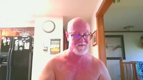 Snapshot of pussylover1365 chatting on 09.26.25 pussylover1365 online show from 09.26.25