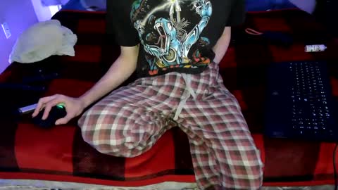 Snapshot of pussylover2182 chatting on 12.06.24 pussylover2182 online show from 12.06.24