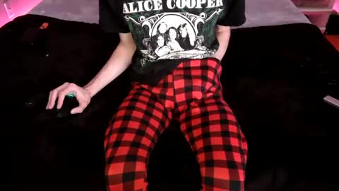 Snapshot of pussylover2182 chatting on 12.11.24 pussylover2182 online show from 12.11.24