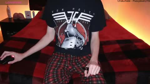 Snapshot of pussylover2182 chatting on 09.20.25 pussylover2182 online show from 09.20.25