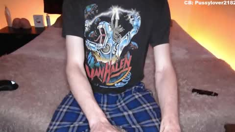 Snapshot of pussylover2182 chatting on 09.25.25 pussylover2182 online show from 09.25.25