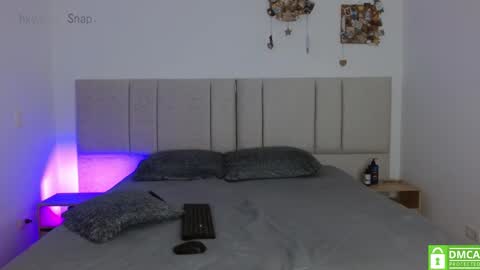 Snapshot of pyxis_ chatting on 02.24.26 Milan Elian online show from 02.24.26