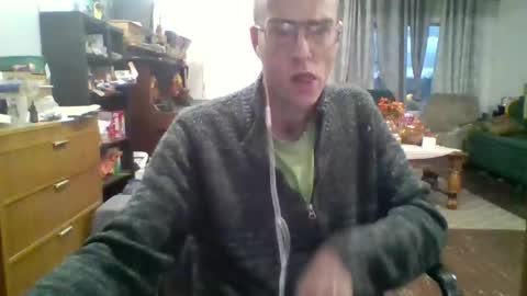 Snapshot of q2phq2ph chatting on 10.29.25 q2phq2ph online show from 10.29.25