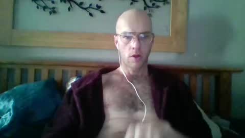 Snapshot of q2phq2ph chatting on 11.20.25 q2phq2ph online show from 11.20.25