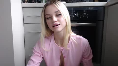 Milana online show from 12.10.24