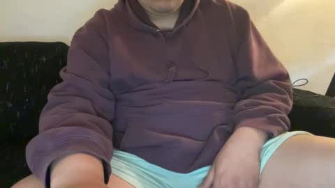 Snapshot of qualitative chatting on 03.11.25 qualitative online show from 03.11.25