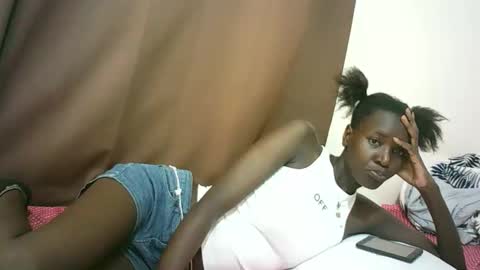 Snapshot of queen_0012 chatting on 04.15.26 asher online show from 04.15.26